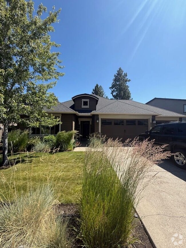 Building Photo - 60354 Hedgewood Ln
