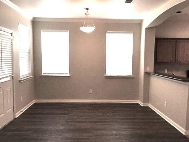 Building Photo - 9435 Spring Miller Dr