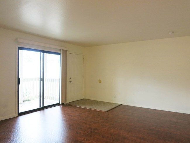 Building Photo - 935 Sharmon Palms Ln