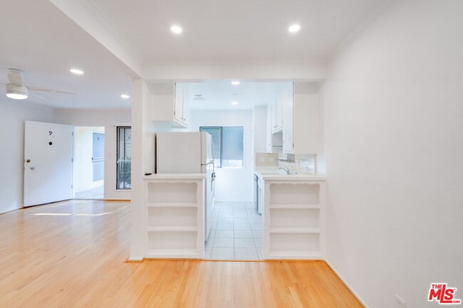 Building Photo - 1037 11th St