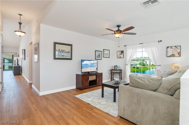Building Photo - 886 Tanbark Dr