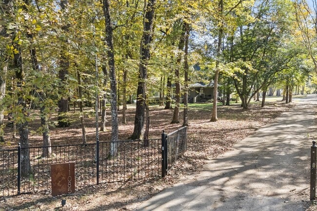 Foto del edificio - 11085 Jake Pearson Rd