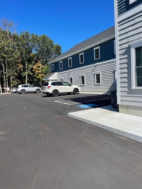 Building Photo - 176 Wales St
