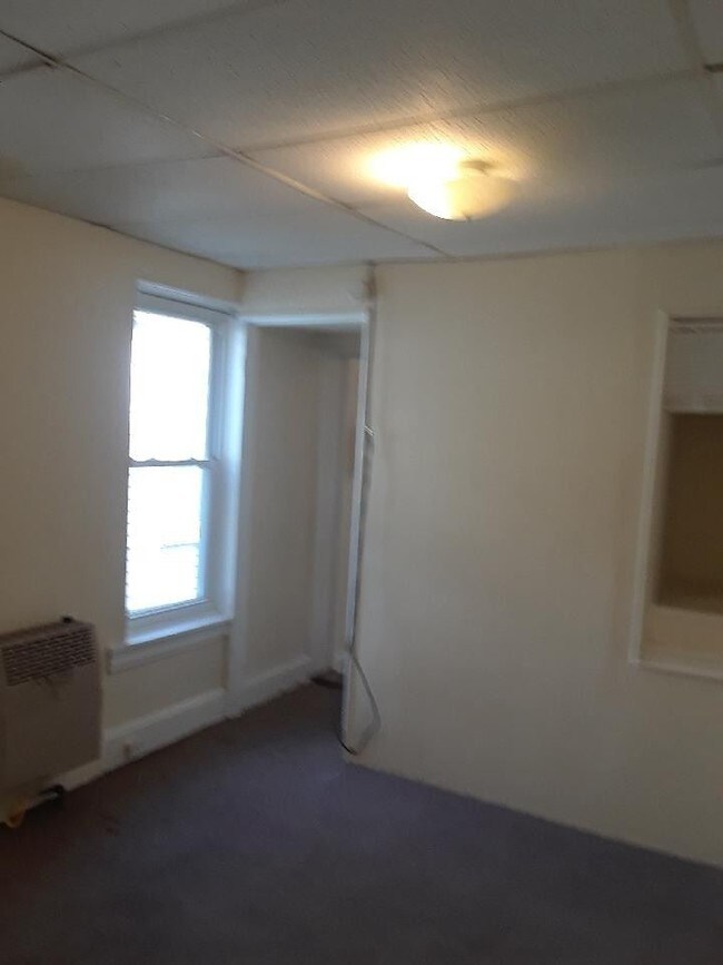 Building Photo - 617 N 9th St