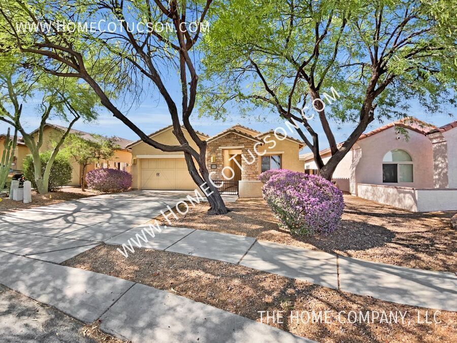 Primary Photo - 1096 W Versilia Dr