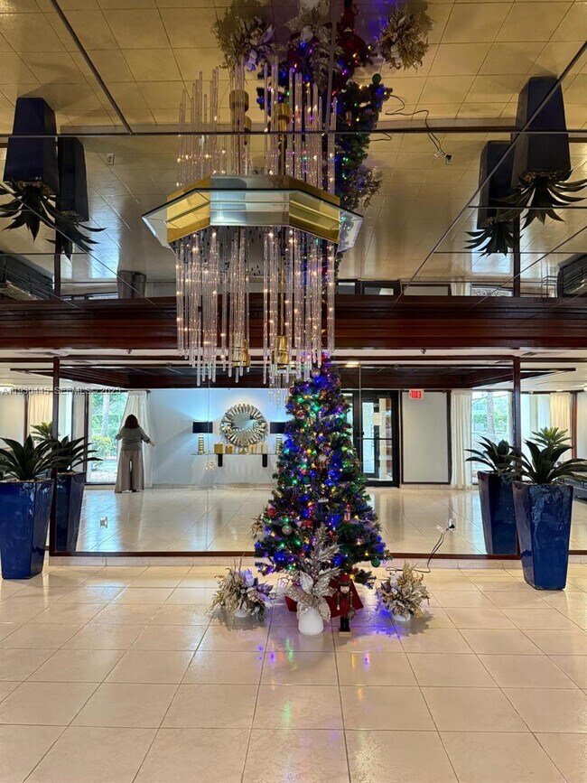 Foto del edificio - 671 NE 195th St