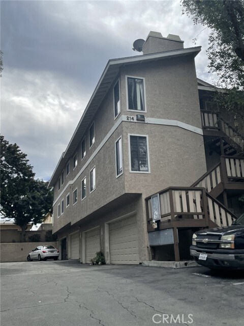 Building Photo - 214 W Olive Ave