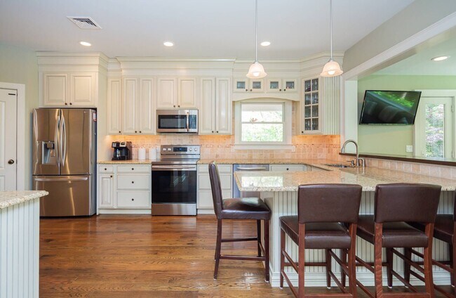 Building Photo - 66 Gardiners Ln