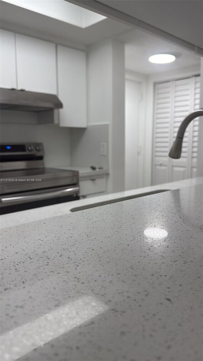 Foto del edificio - 8100 Geneva Ct