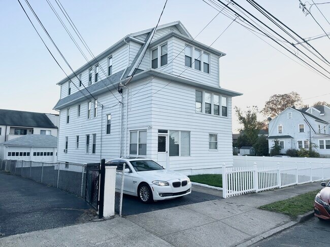 Foto del edificio - 71 Tremont Ave