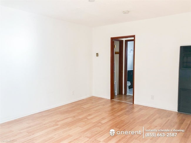Building Photo - 5737 1/2 Camerford Ave