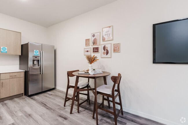 1BR, 1BA - 635SF - Phase 2 - Dining Room - Grapevine Villa