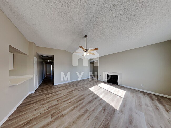 Foto del edificio - 6847 Hetherbrae Ln
