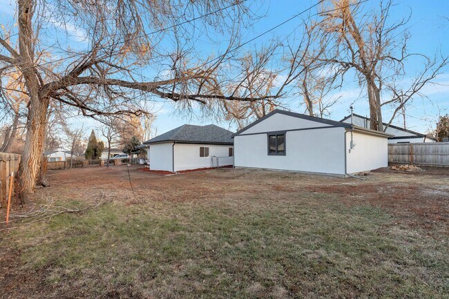 Foto del edificio - Beautiful 3 Bed 1 Bath Home in Edgewater!