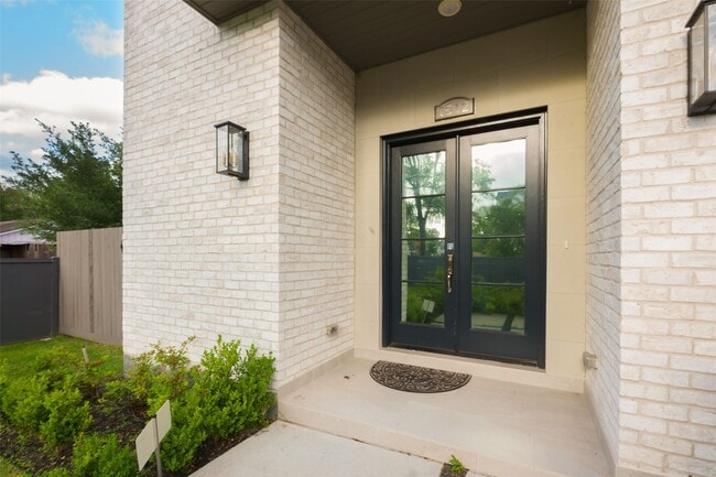 Building Photo - 1512 Johanna Dr