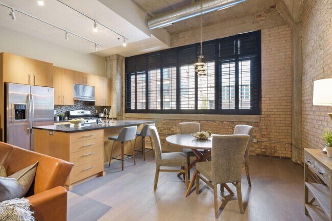 Building Photo - 525 N 3rd Street 104