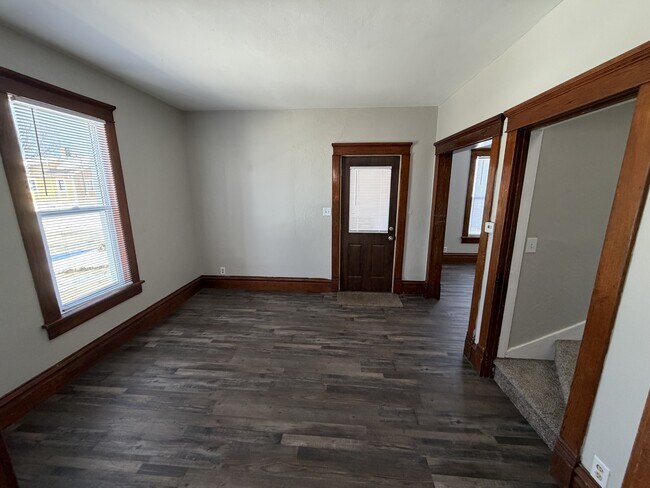 Foto del edificio - 405 Rock St