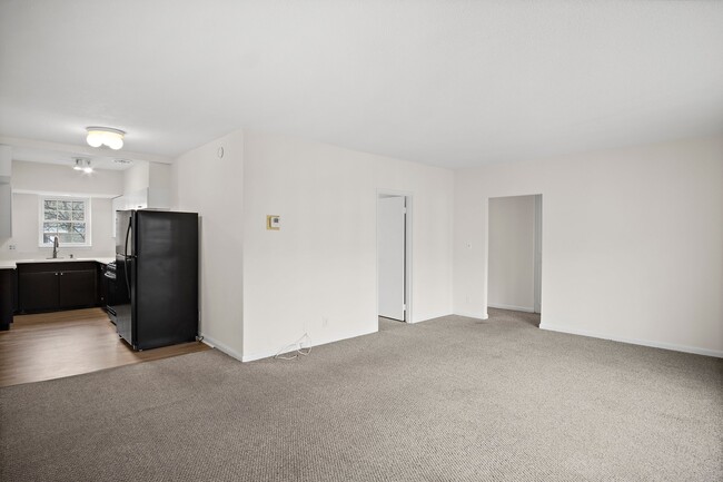 Foto del edificio - 121 Lake Shore Rd