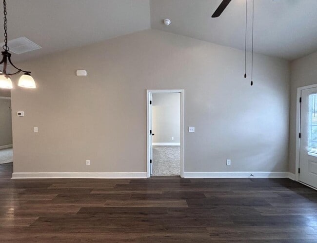 Building Photo - 502 Apple Jack Ct