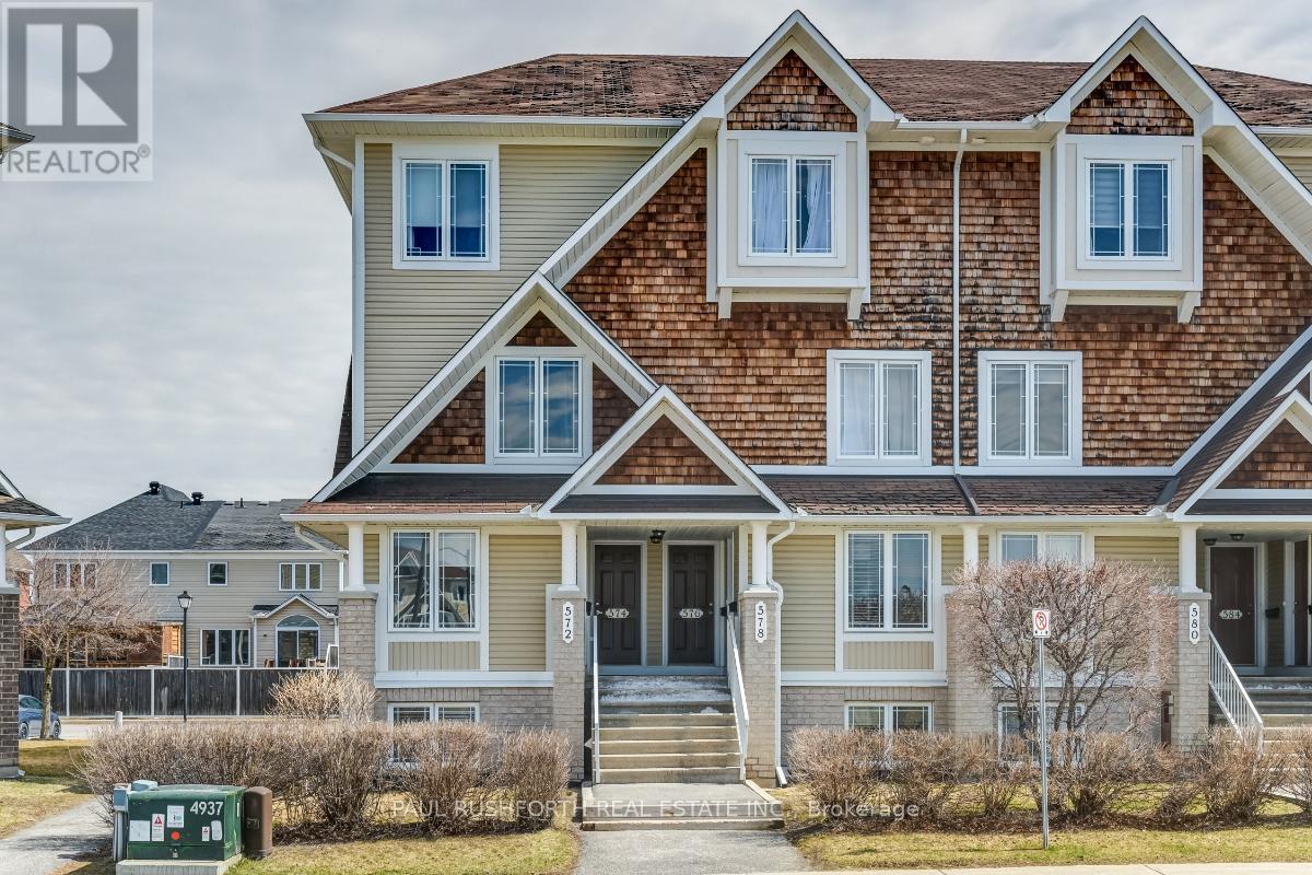 Photo principale - 572 Lakeridge Dr