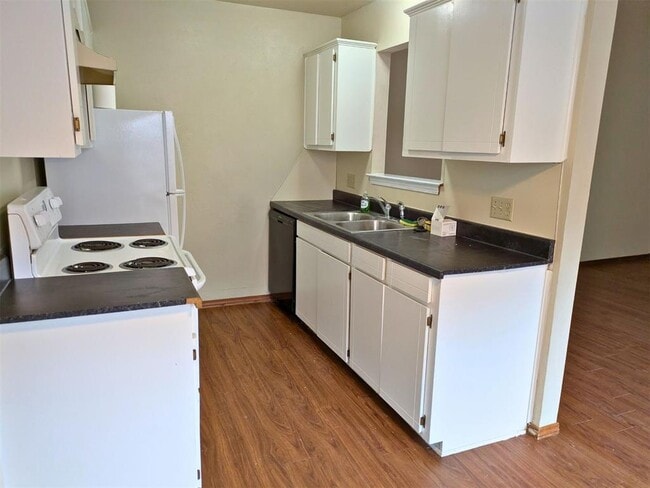 Foto del edificio - 910 NW Dearborn Ave