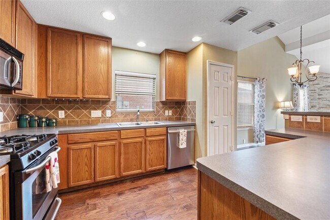 Building Photo - 9315 Copper Cove Dr