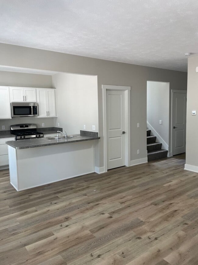 Building Photo - 3 bed 2bath