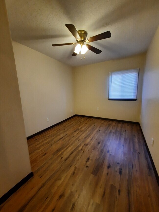 Foto del edificio - 7318 Buffalo Ave