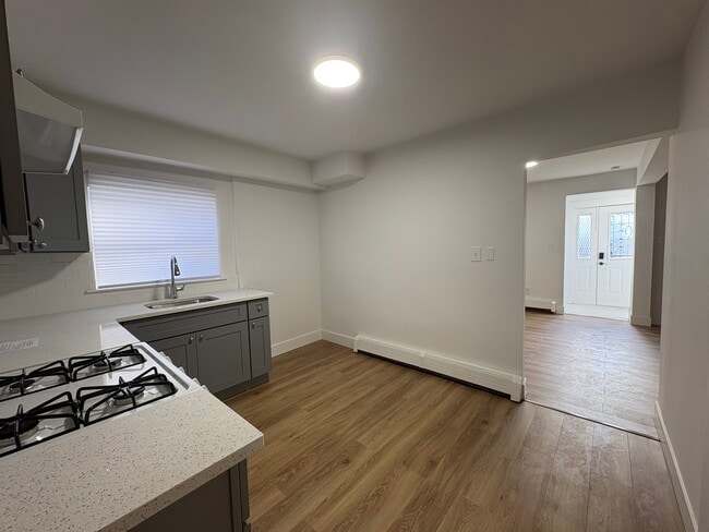 Foto del edificio - 193 Jerome Ave