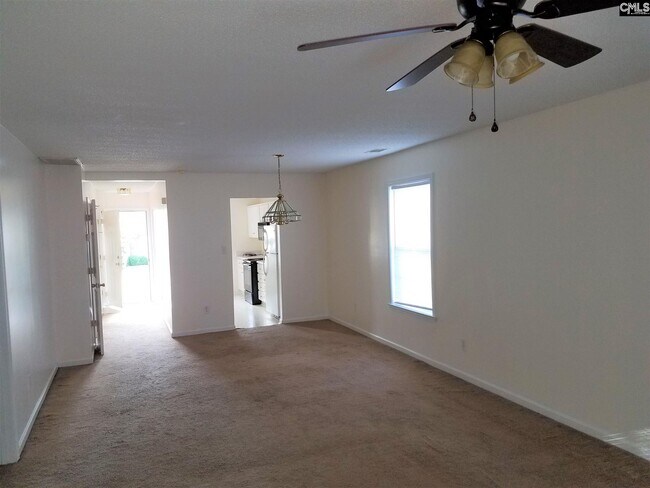 Building Photo - 201 Deer Hound Trail