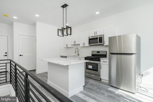 Building Photo - 817 N 42nd St