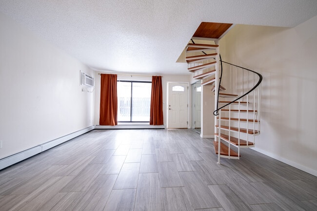 Foto del edificio - 7352 72nd Ln N