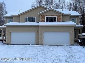 Building Photo - 8217 Mentra St