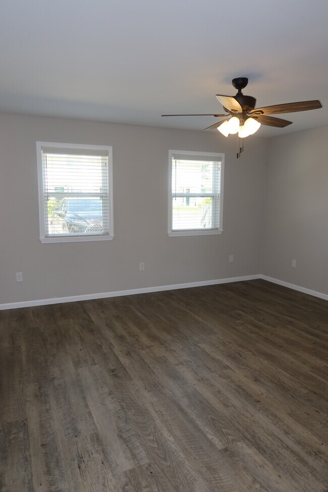 sala de estar - 2700 Burke Ave