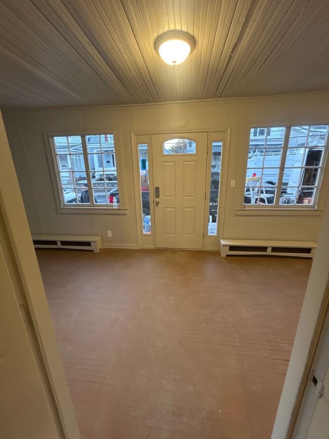 Building Photo - 3rd St 31-33 N