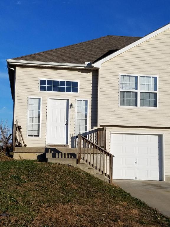 213 NW Sni A Bar Pkwy, Grain Valley, MO 64029 Townhome Rentals in Grain Valley MO