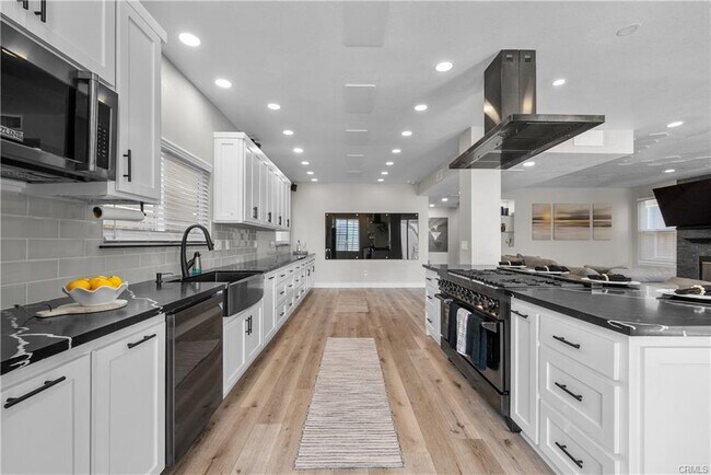 Building Photo - 18554 Olympian Ct
