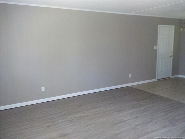Building Photo - 4208 S Dowfield Dr