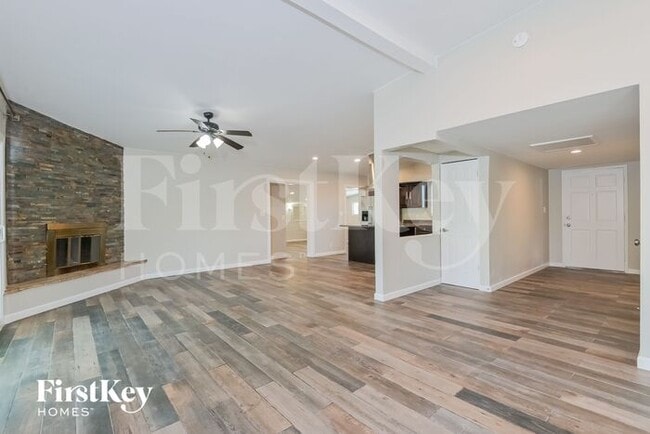 Building Photo - 5136 East Alberta Drive