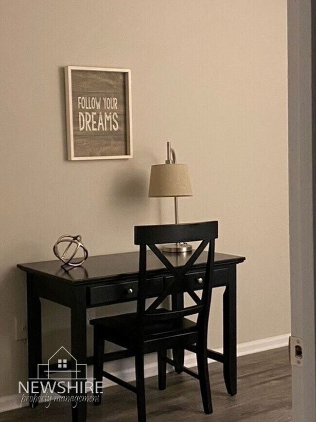 Building Photo - One Bedroom and Two Bedroom Spacious Town Homes at The Orchard!