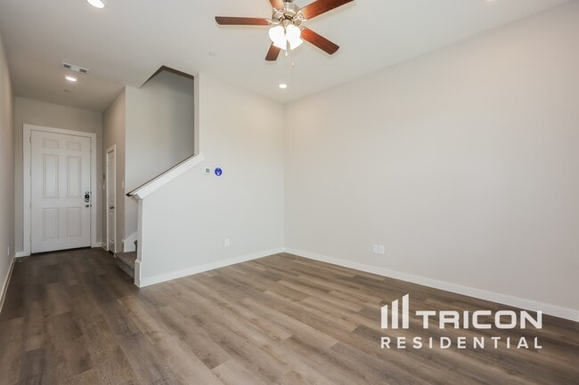 Foto del edificio - 302 Northall Ct