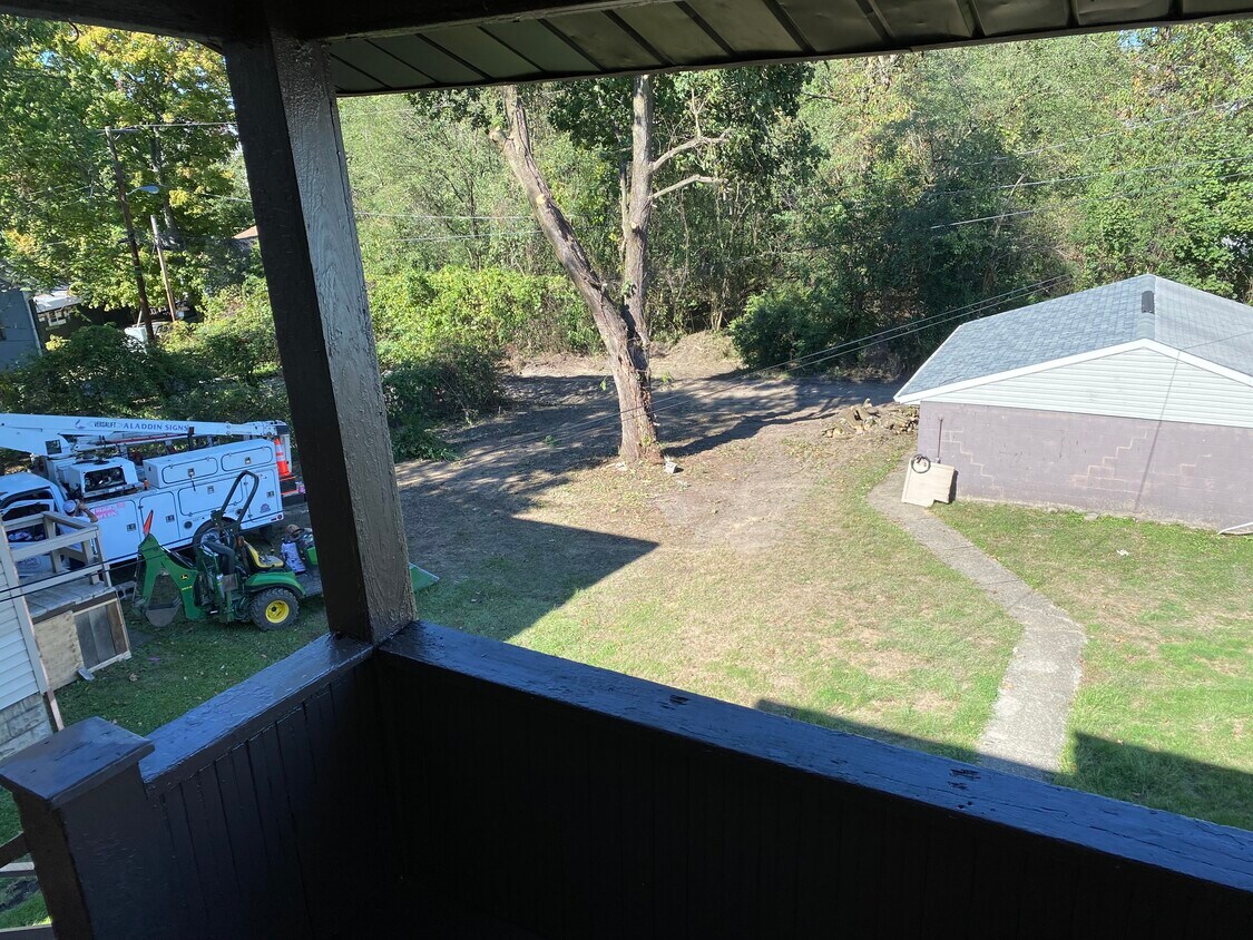 Primary Photo - 1611 Ridge Ave