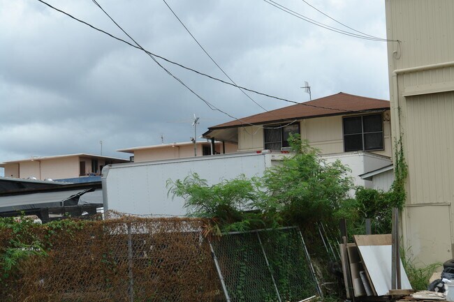 Building Photo - 94-171 Leokane St