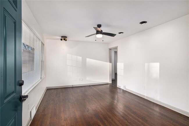 Foto del edificio - 2105 Fellowship Rd