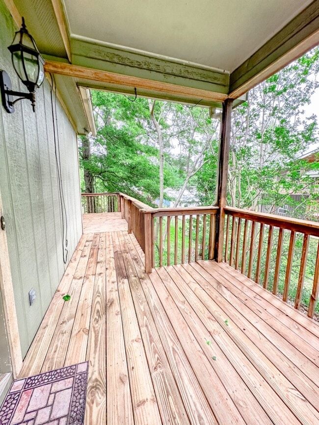 Building Photo - 652 Humphries Cove Rd