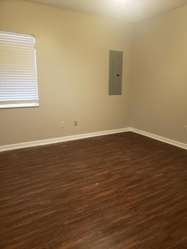 Building Photo - 958 N Franklin Ave