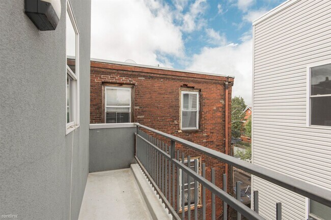 Foto del edificio - 4 br, 3 bath Duplex - 1813 W Master ST Unit 2