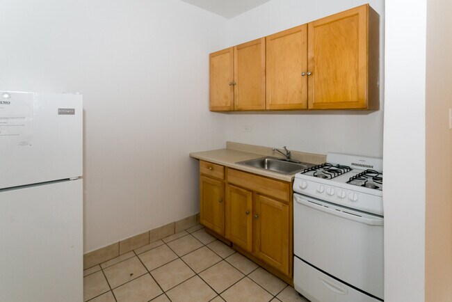 Foto del edificio - 4851 N Damen Ave