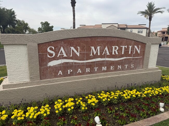 Building Photo - San Martin