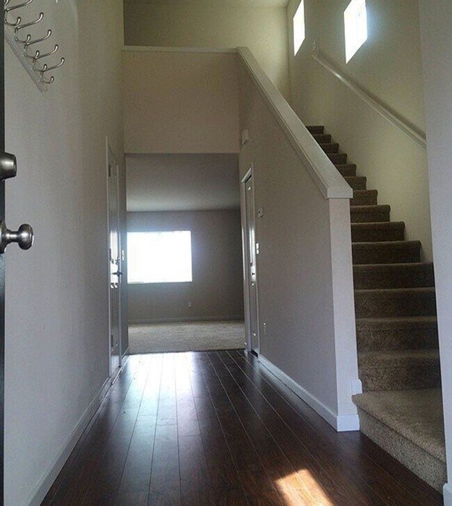 Foto del edificio - Luxurious Home in Lynnwood with 4 bed and 2.5 Bath
